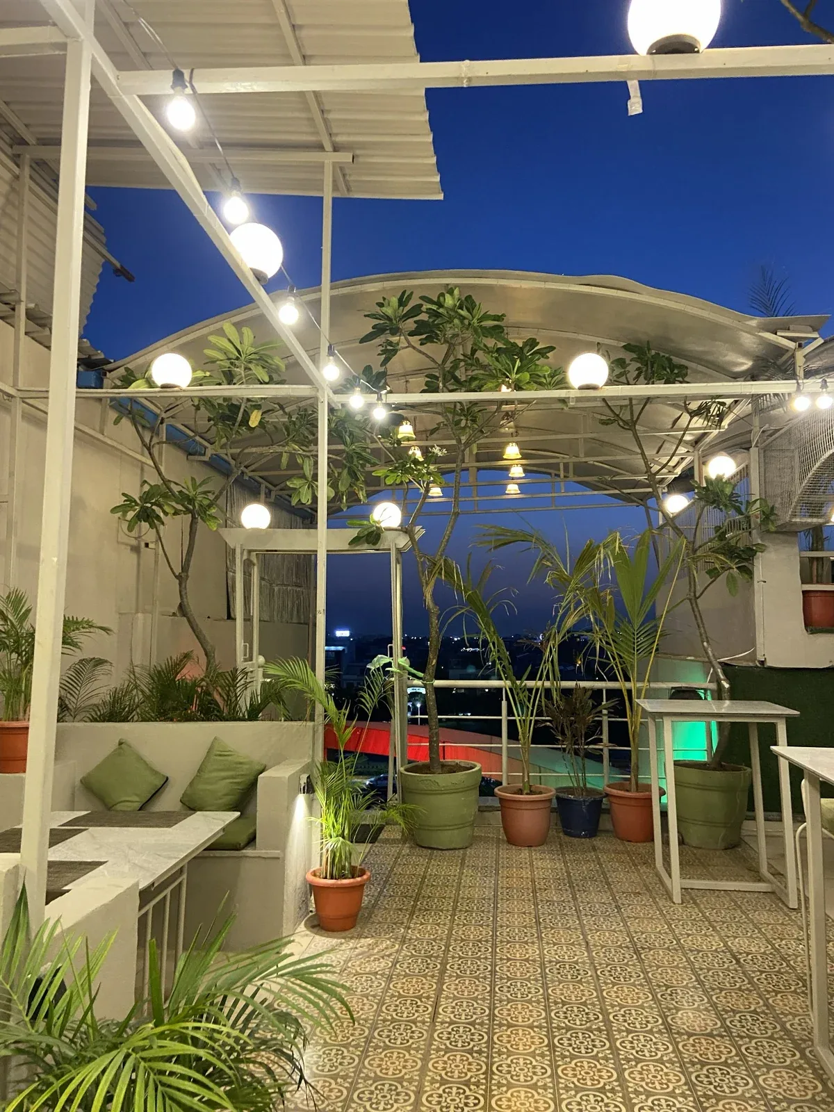 Chairish Cafe rooftop ambience Jaipur